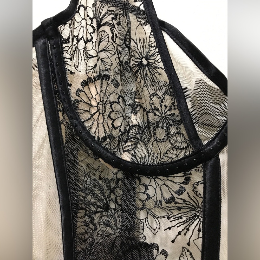 VS Victoria's Secret Lace Merrywidow Garter Corset top M/L - Picture 7 of 10